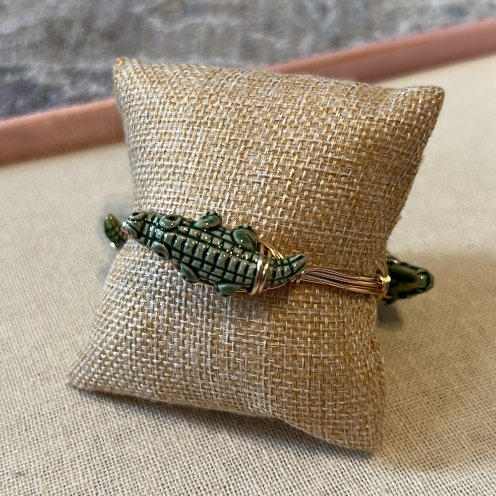 🐊 Handmade alligator crocodile gold wire bangle bracelet